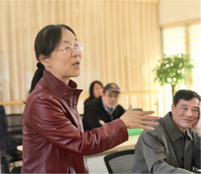 幽默是文学创作的智慧之光——旅美作家冰凌在上海交大演讲侧记